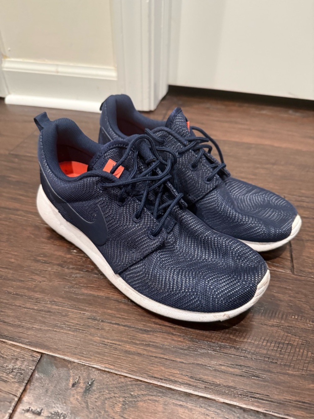 Nike Men’s Navy and White Mesh Sneakers